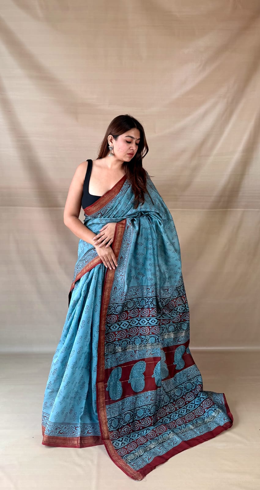 Sky Blue Maheshwari Silk Ajrakh Saree – Maroon Pallu & Paisley Border