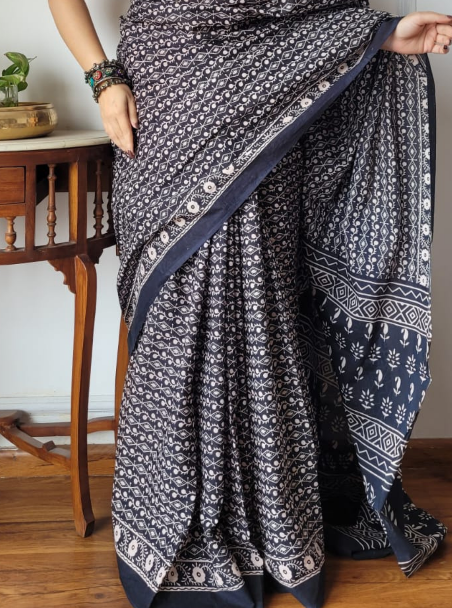Classic Black & Beige Bagru Print Cotton Saree with Geometric Motifs