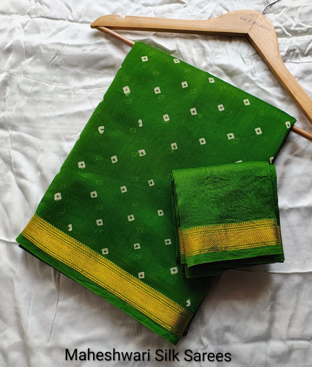 Emerald Green Maheshwari Silk Ajrakh Saree – Mustard Zari Pallu & Geometric Border