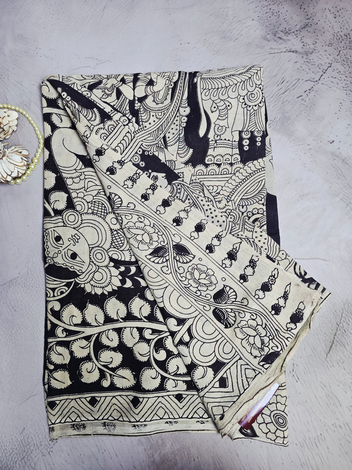 Black & White Traditional Kalamkari Figurative Cotton Saree