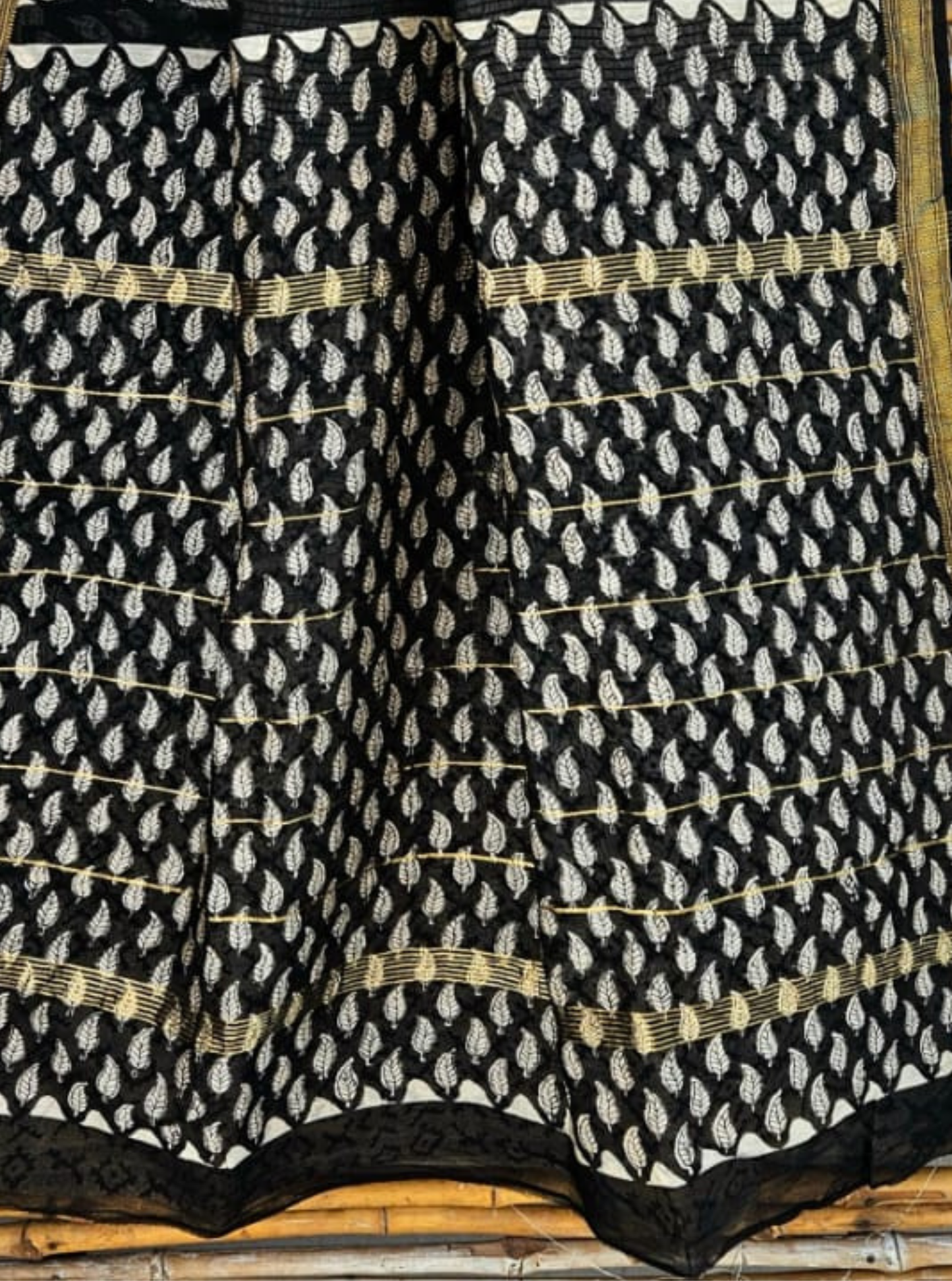 Black & Beige Maheshwari Silk Saree with Leaf Motif Design