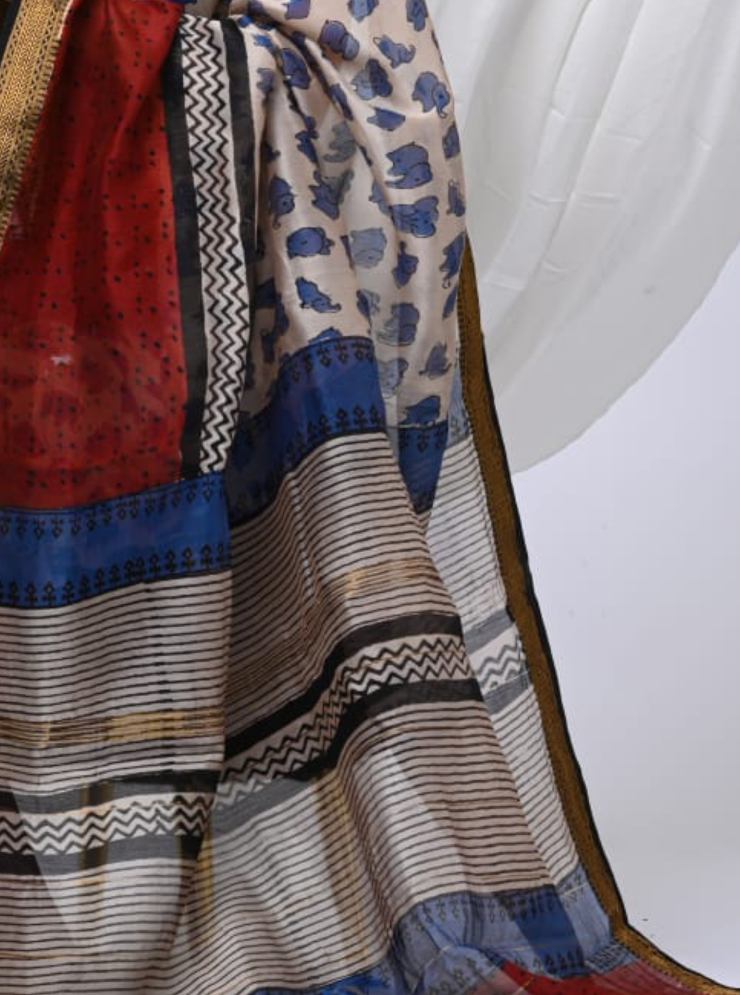 Beige Maheshwari Silk Saree with Indigo Motifs & Multicolor Pallu