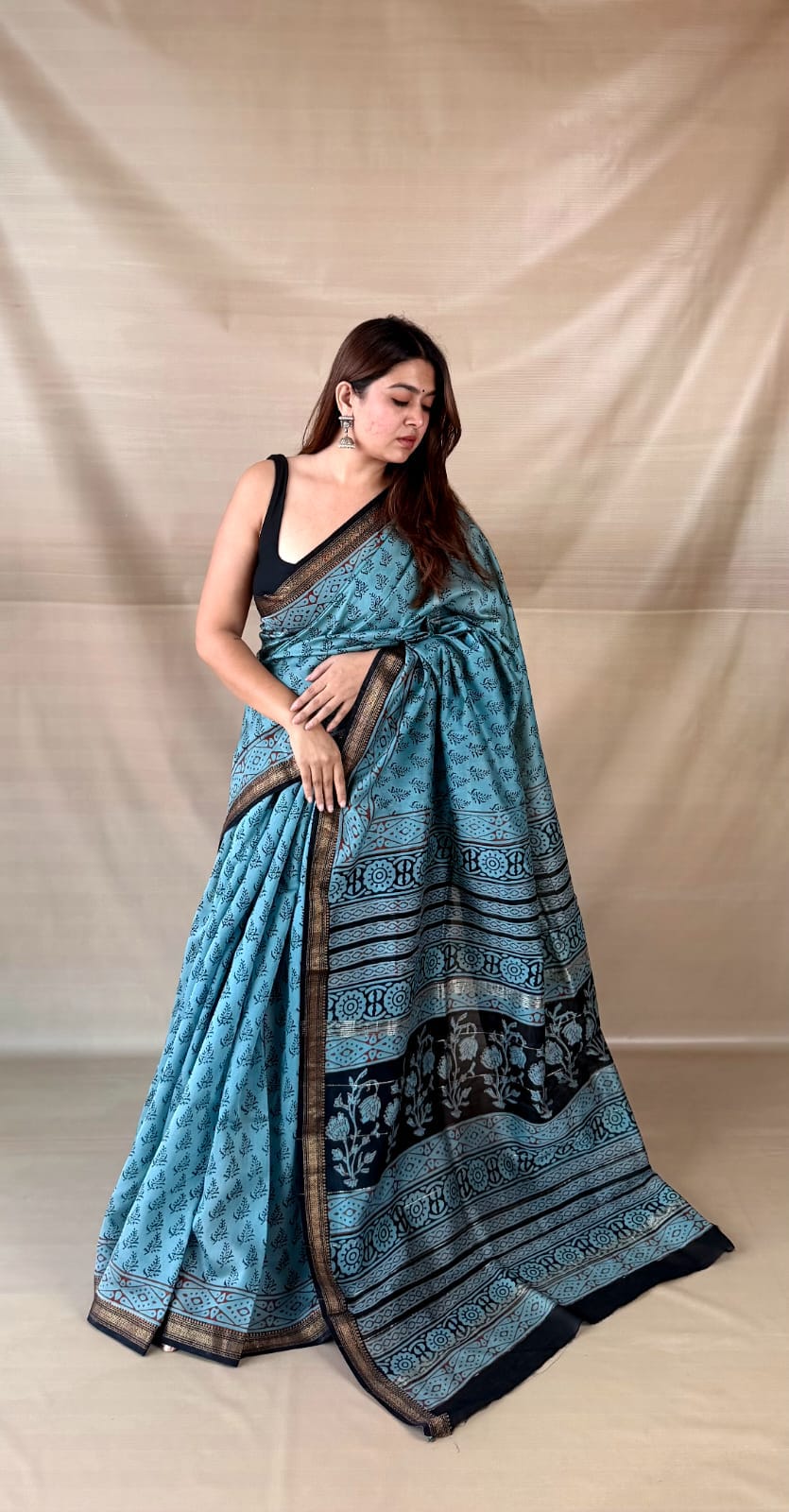 Sky Blue Maheshwari Silk Ajrakh Saree – Maroon Pallu & Paisley Border