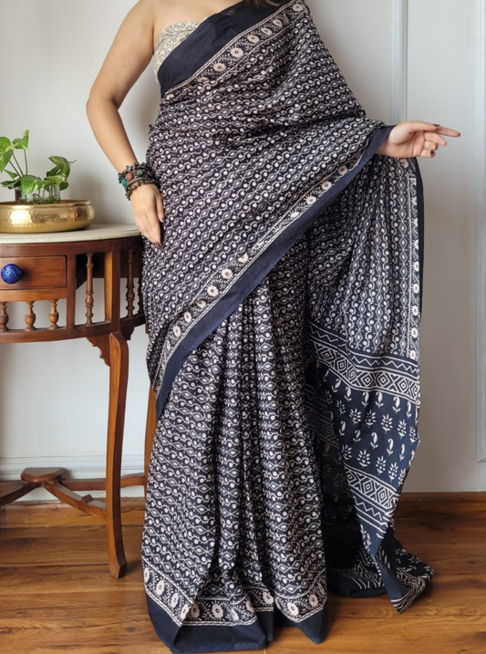 Classic Black & Beige Bagru Print Cotton Saree with Geometric Motifs