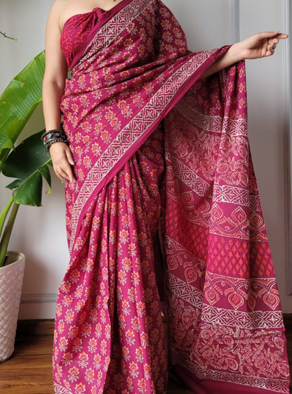 Raspberry Pink Bagru Print Cotton Saree with Intricate Ethnic Pallu