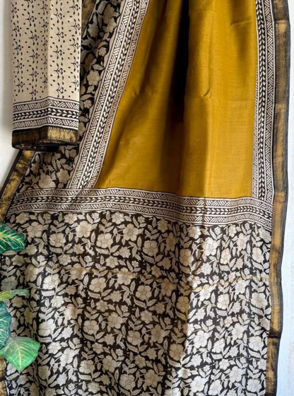 Mustard Yellow Maheshwari Silk Saree with Floral Border & Traditional Woven Design
