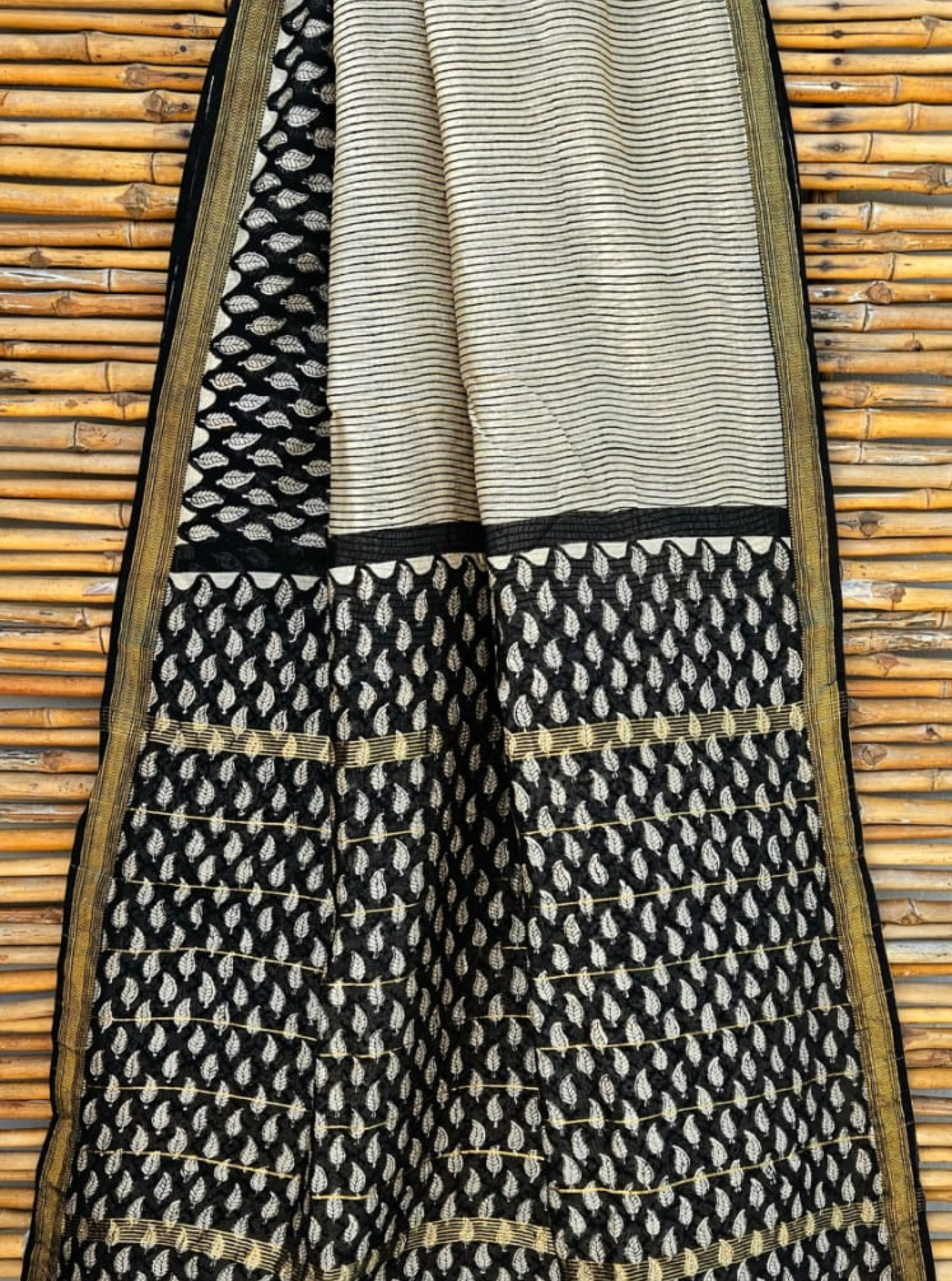 Black & Beige Maheshwari Silk Saree with Leaf Motif Design