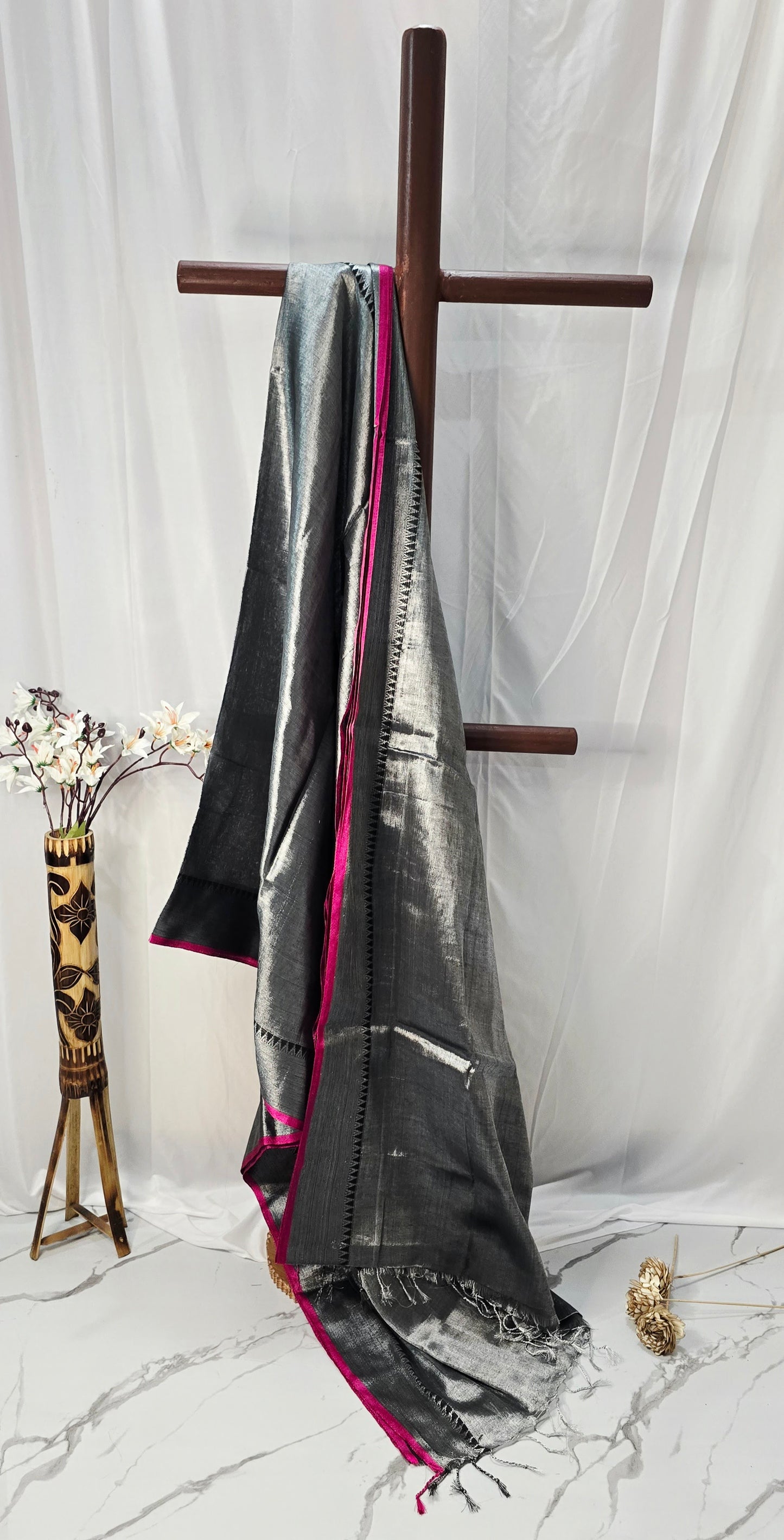 Elegant Grey Tissue Saree with Contrast Pink Border – Party & Festive Wear