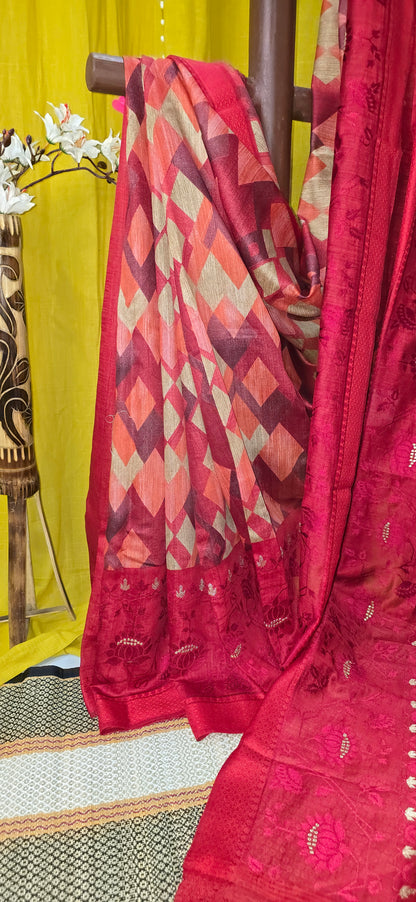 Classic Red Munga Silk Saree with Traditional Weave for Festive Wear