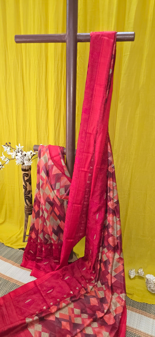 Classic Red Munga Silk Saree with Traditional Weave for Festive Wear
