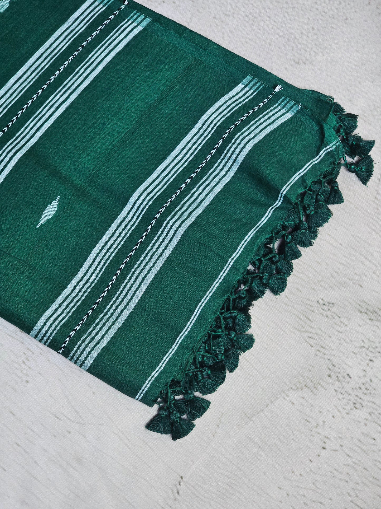 Emerald Green & White Jamdani Woven Mul Cotton Saree with Handcrafted Tassels