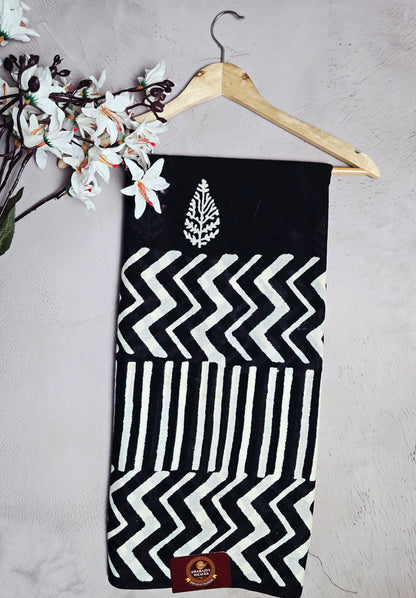 Black & Cream Chevron Geometric Print Linen Cotton Saree