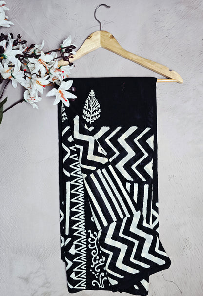 Black & Cream Chevron Geometric Print Linen Cotton Saree