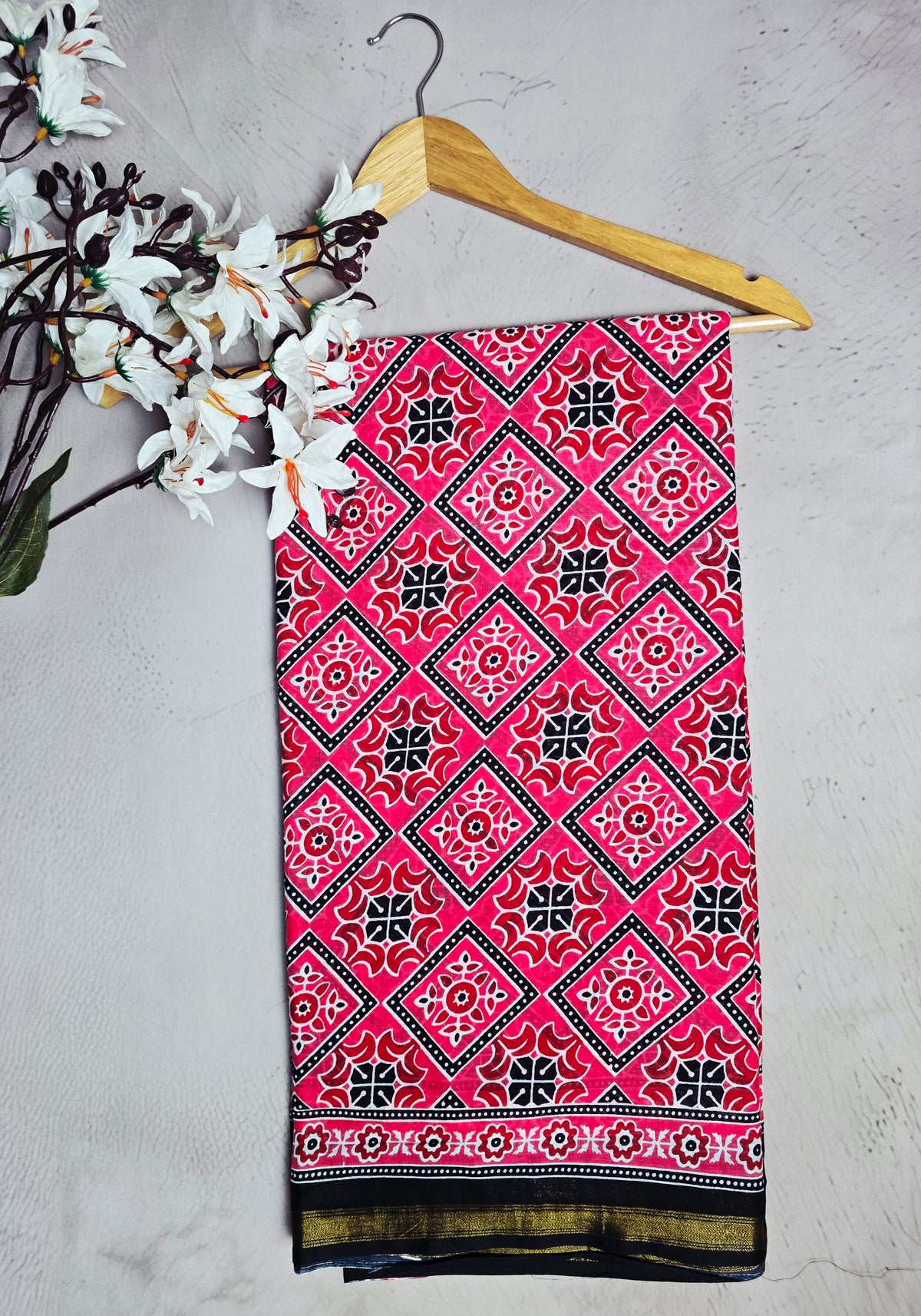 Pink & Black Geometric Diamond Print Cotton Saree