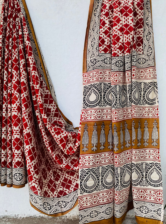 Handblock Bagru Print Cotton Saree in Ivory & Red