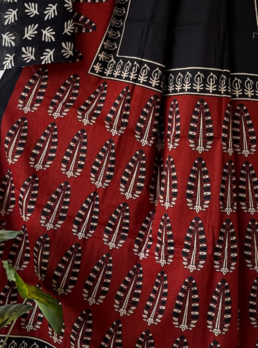 Maroon & Black Bagru Print Cotton Saree with Tribal Leaf Motifs