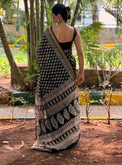 Black Maheshwari Silk Saree with Traditional Ivory Motifs