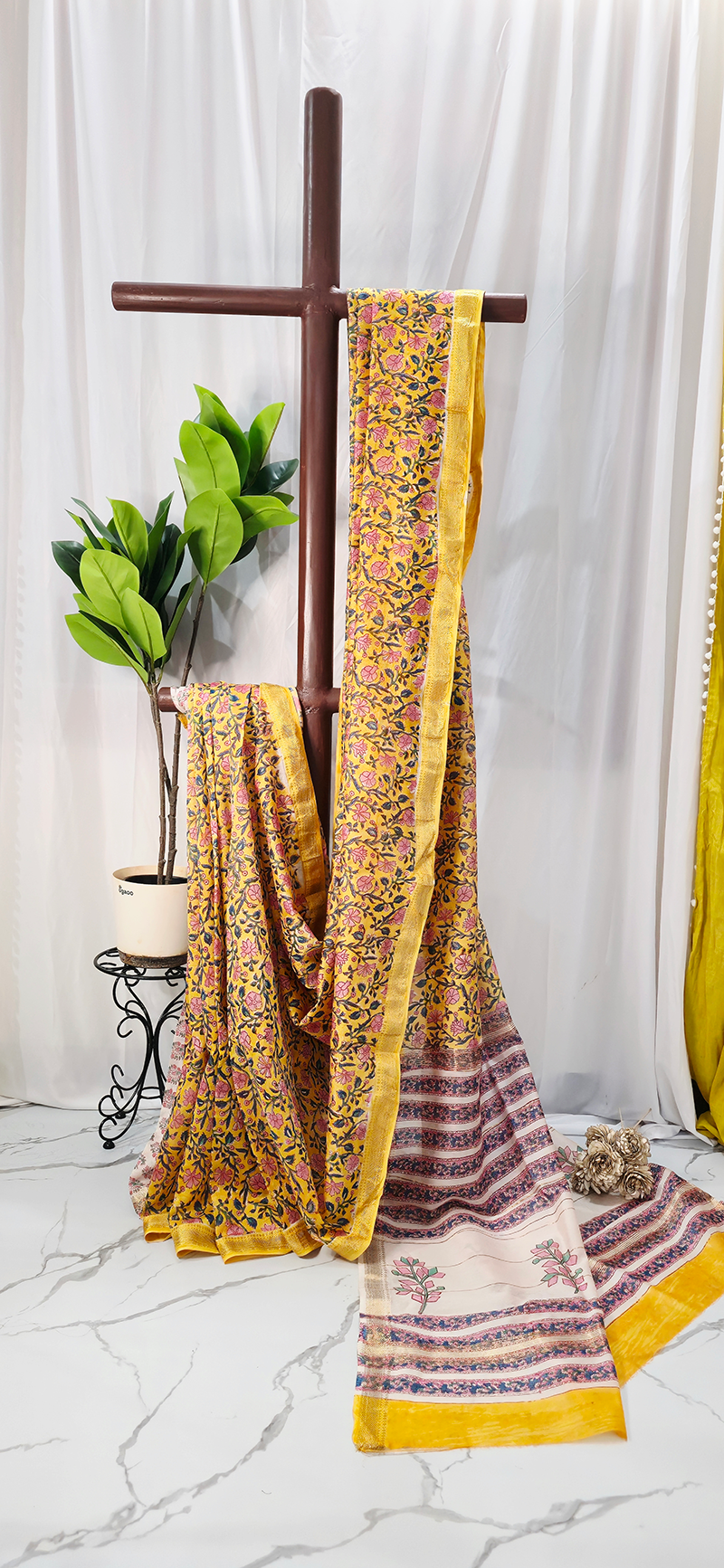 Beautiful Yellow Maheshwari Silk Saree with Hand Block Print for Festive & Party Wear