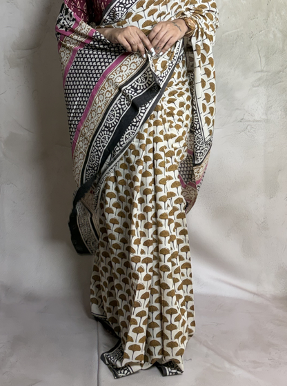 Elegant Off-White Cotton Saree with Bagru Handblock Prints