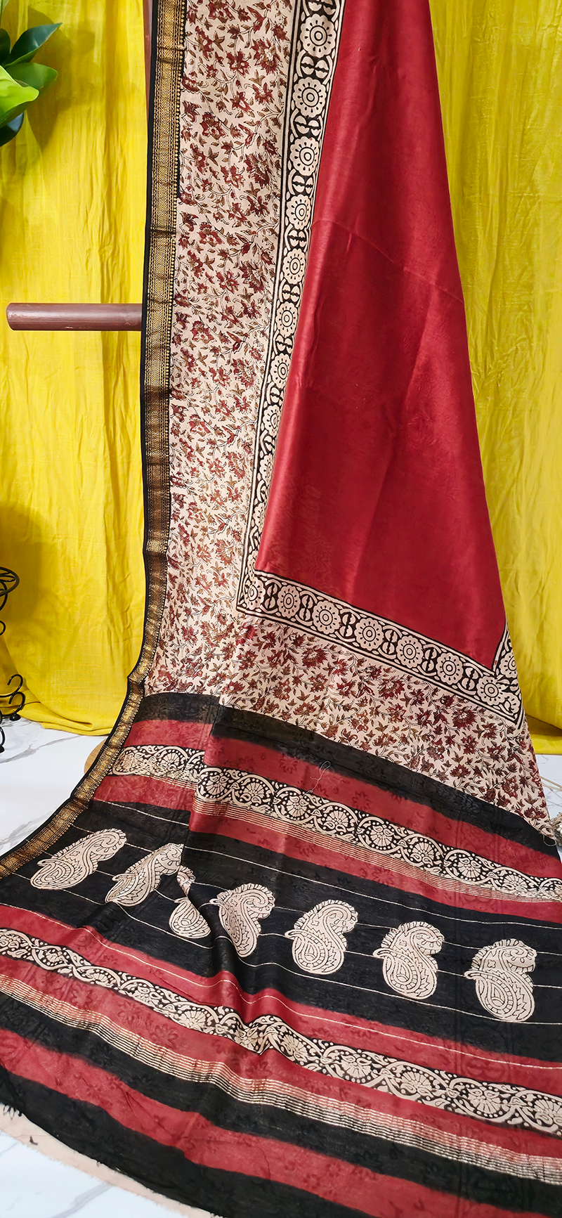 Graceful Red Maheshwari Silk Saree with Hand Block Print for Festive & Party Wear