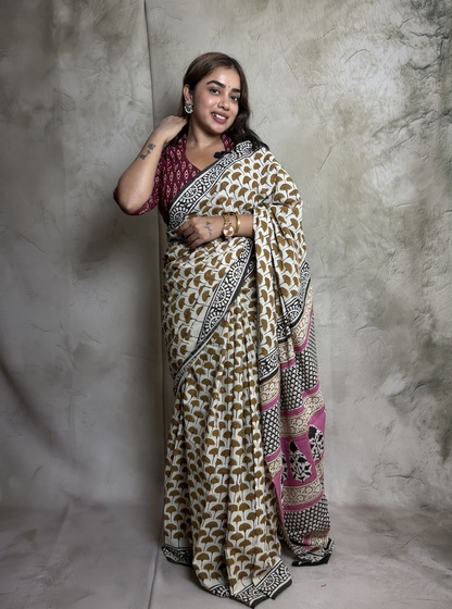 Elegant Off-White Cotton Saree with Bagru Handblock Prints