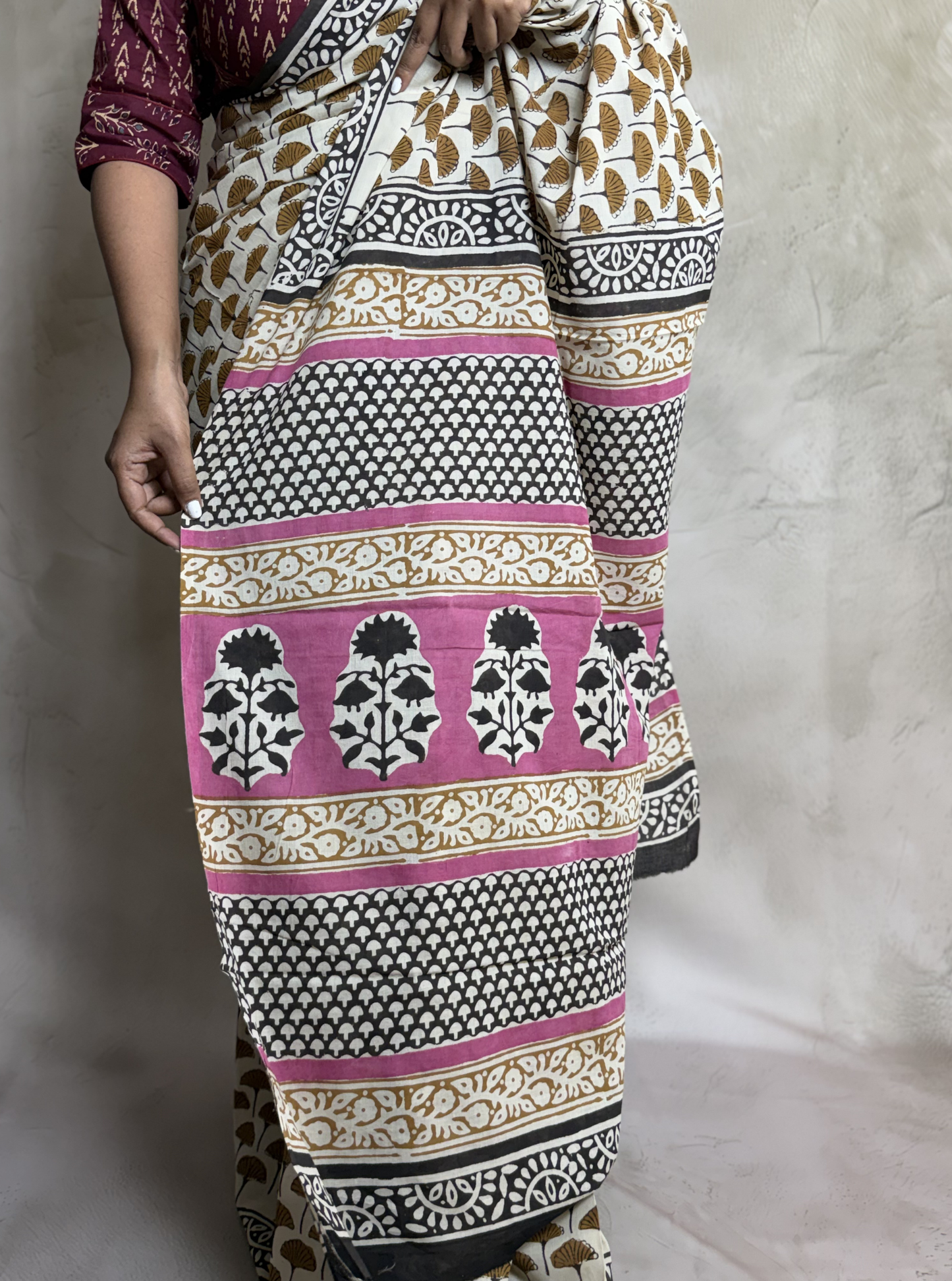 Elegant Off-White Cotton Saree with Bagru Handblock Prints