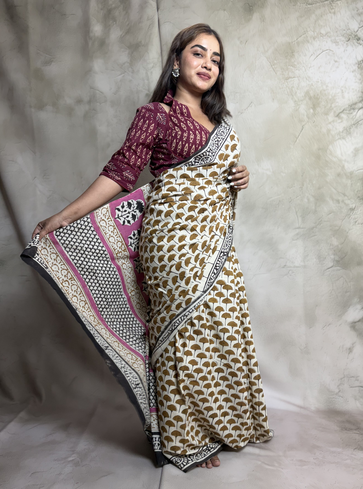 Elegant Off-White Cotton Saree with Bagru Handblock Prints