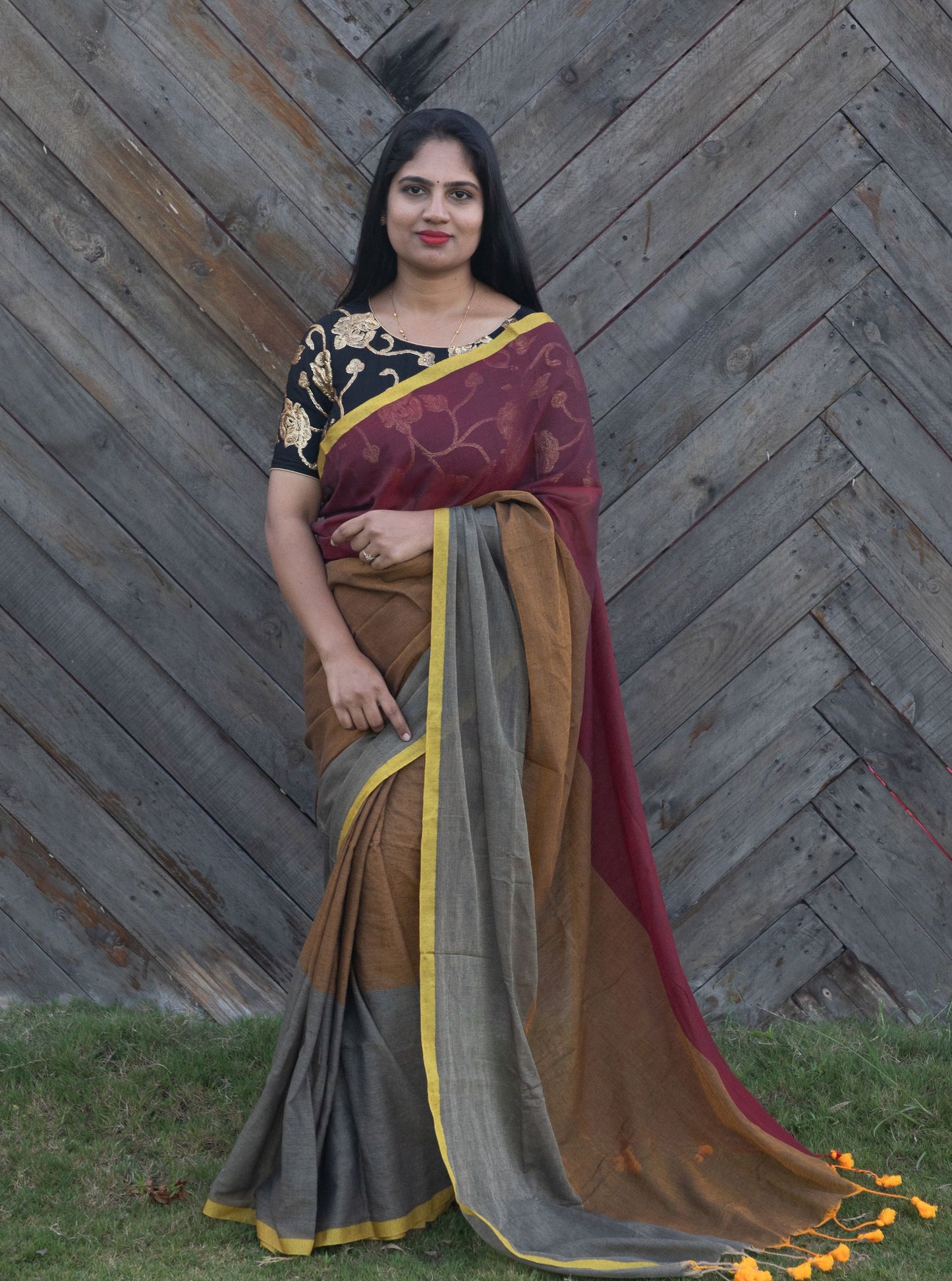 Tricolor Mul Cotton Saree with Contrast Border & Tassel Pallu