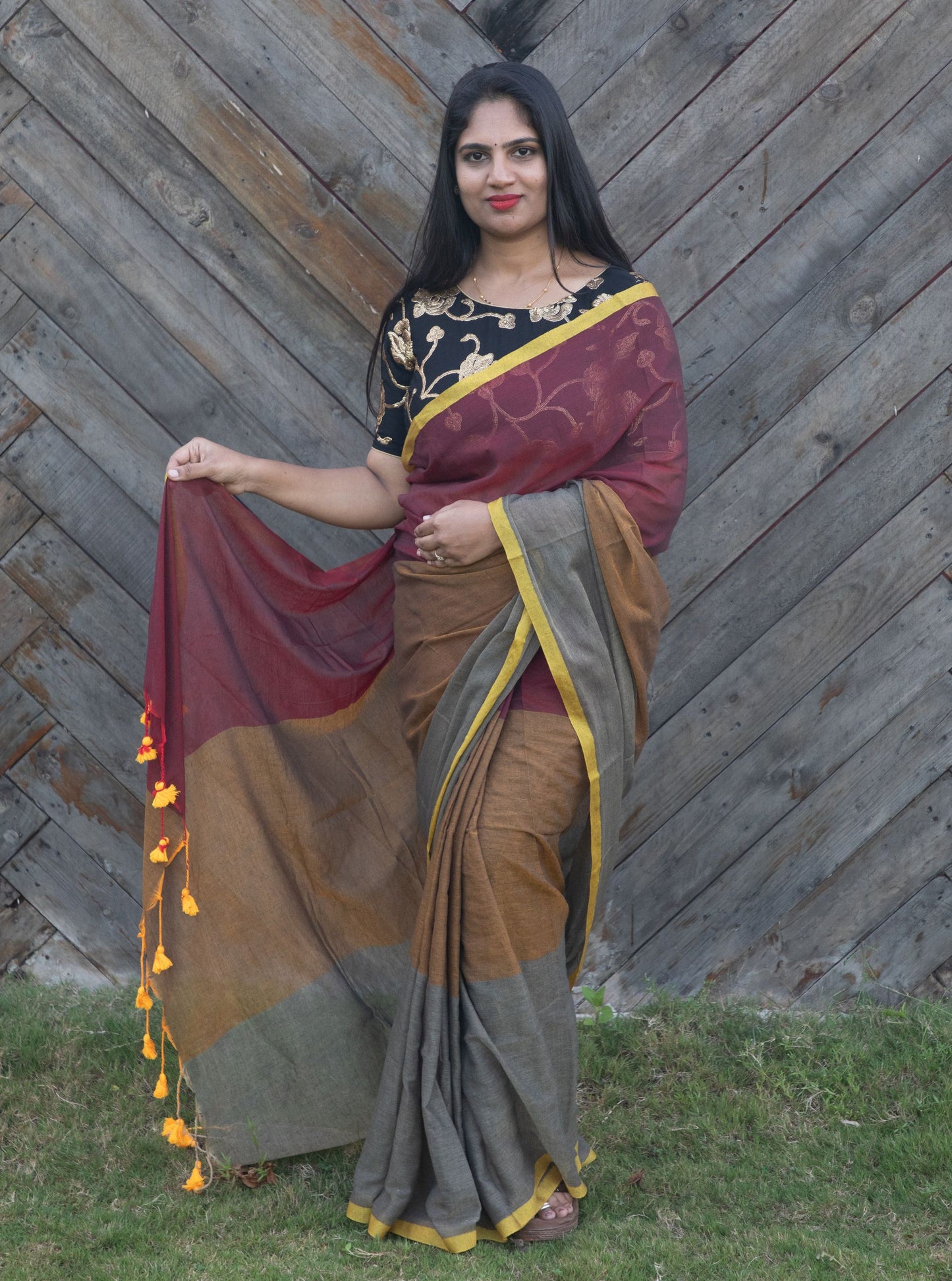 Tricolor Mul Cotton Saree with Contrast Border & Tassel Pallu