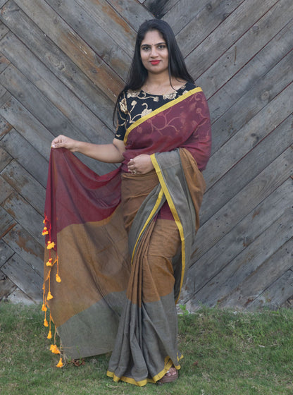 Tricolor Mul Cotton Saree with Contrast Border & Tassel Pallu