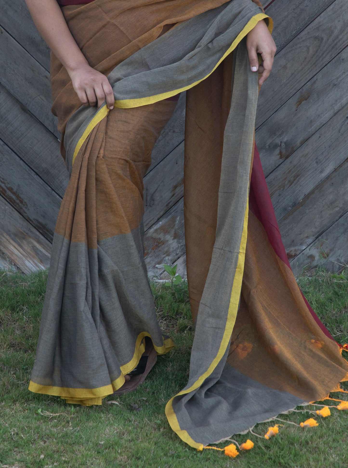 Tricolor Mul Cotton Saree with Contrast Border & Tassel Pallu