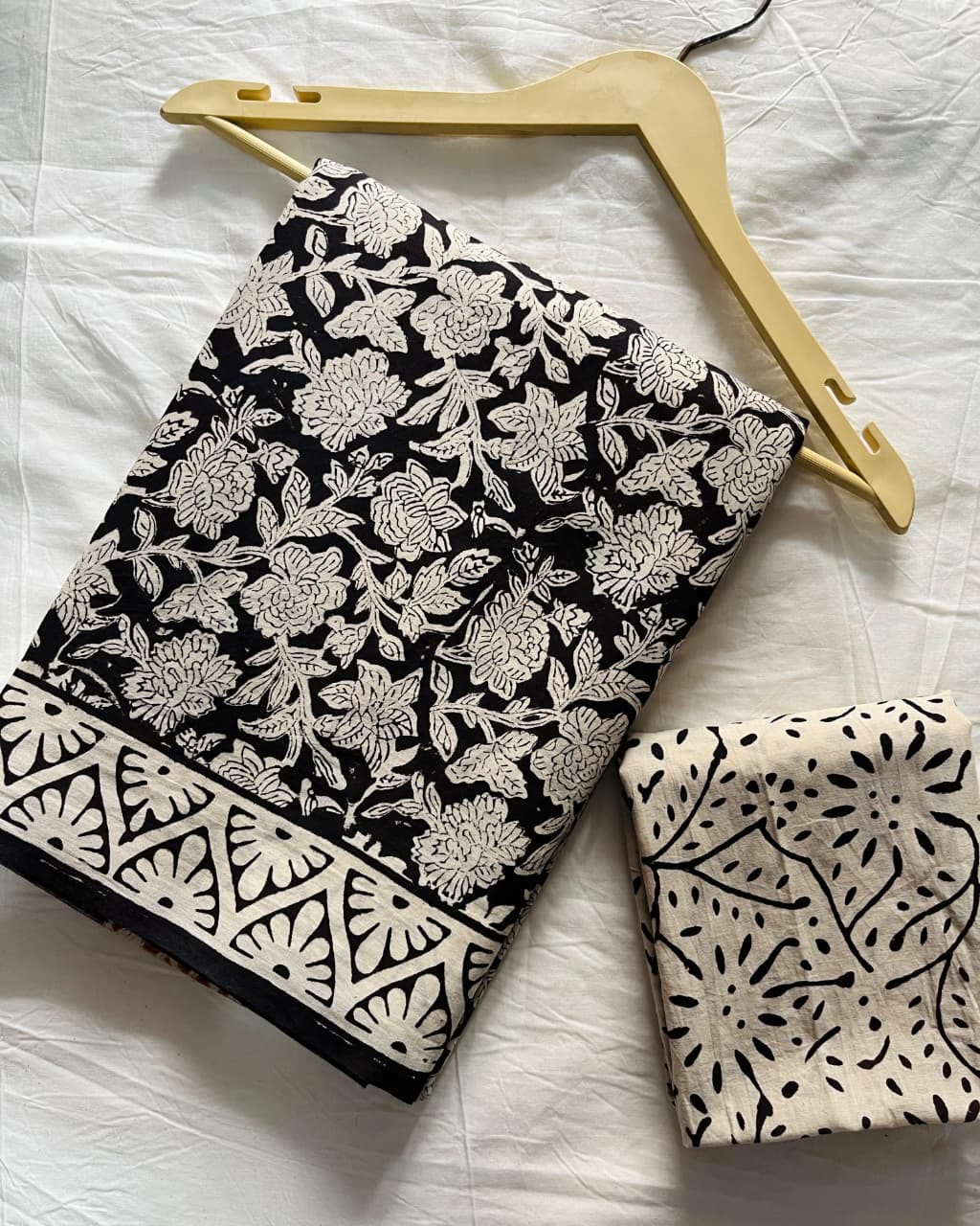 Black & Ivory Floral Block Print Cotton Bagru Saree