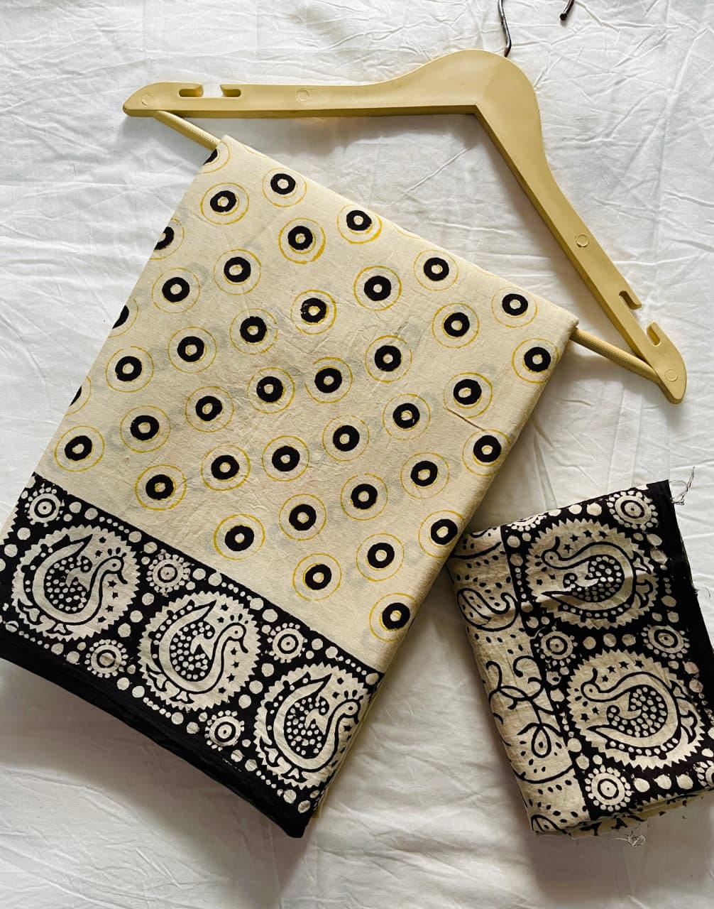 Ivory & Black Circular Motif Cotton Bagru Saree