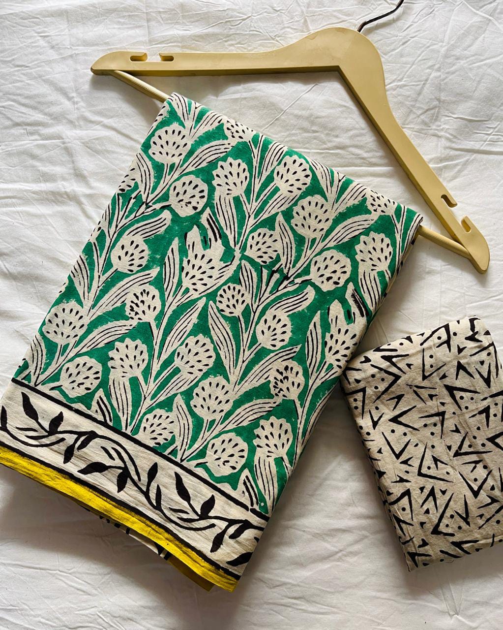 Emerald Green & Ivory Floral Cotton Bagru Saree