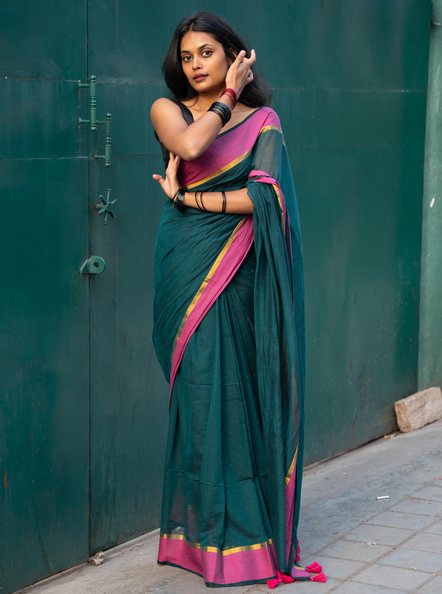 Teal Green Mul Cotton Saree with Pink Contrast Border – Everyday Comfort Elegance