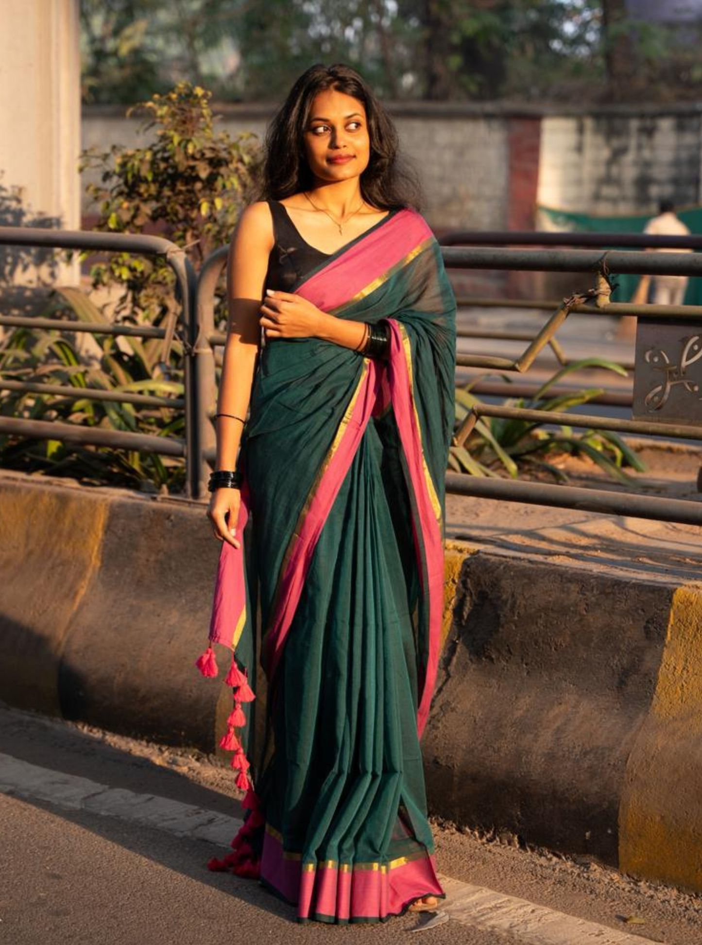 Teal Green Mul Cotton Saree with Pink Contrast Border – Everyday Comfort Elegance